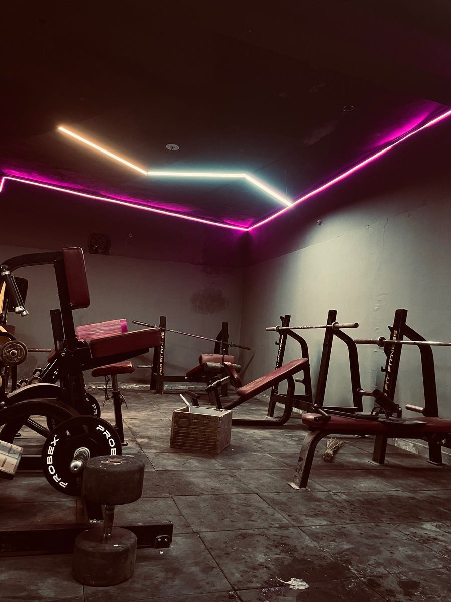 DreamFit free weights and bench area